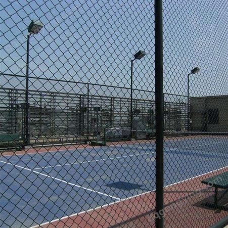 百瑞山东体育场铁丝网球场围栏网篮球场围网足球网球场防护栏镀锌勾花网栏