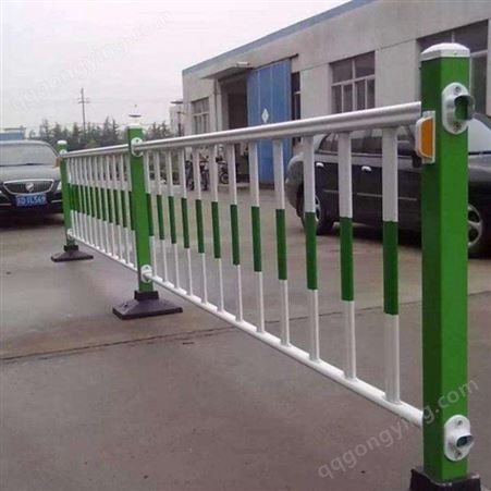 道路护栏  栏塑钢护  栏生产厂家 四川成都护栏厂
