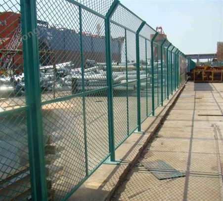 高速公路护栏网户外铁丝网鱼塘防护网果园钢丝围栏圈地围网隔离网