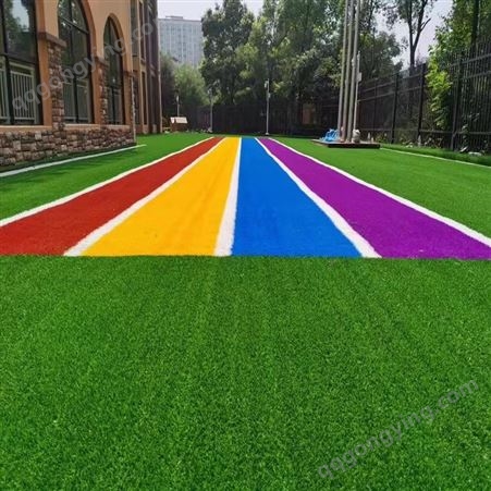 仿真草坪地毯草人造绿塑料人工仿幼儿园户外健身房绿色假草皮
