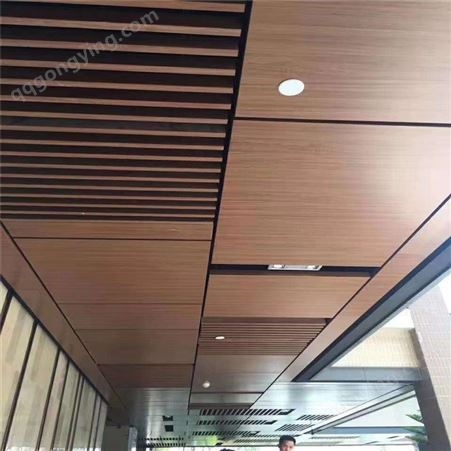 上海新铝涂装饰彩涂铝板天花加工 彩涂铝板天花生产线