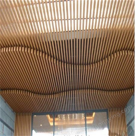 黄石造型铝方通室内吊顶装饰材料厂家木纹铝格栅